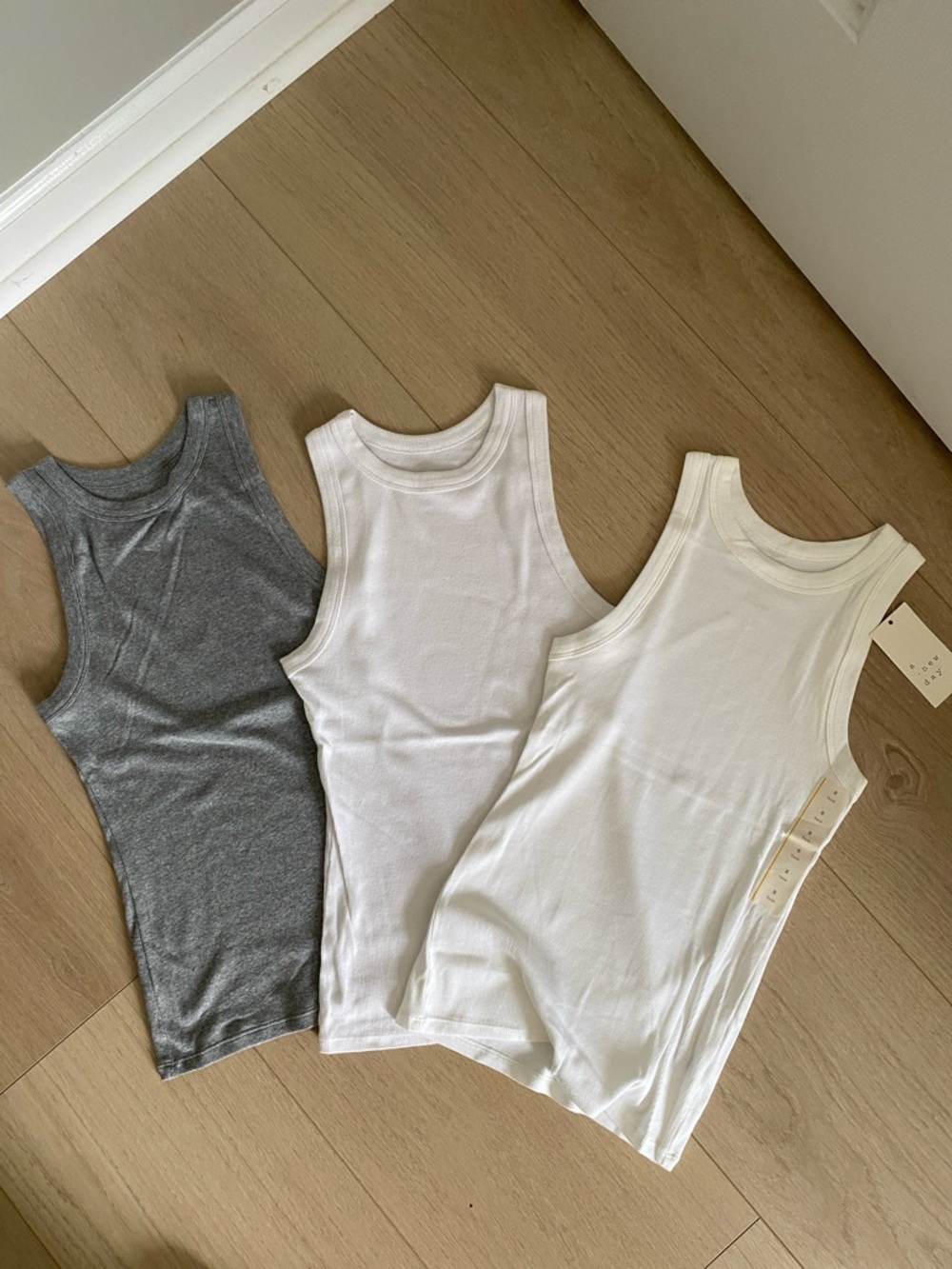 A NEW DAY (3 SET) MUSCLE TEE TANK TOPS White Gray SMALL